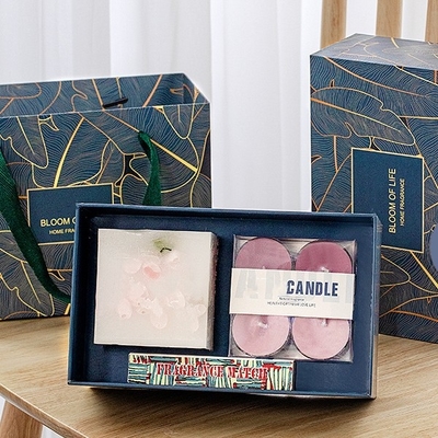 A coluna da cera da soja da cera do chá Scented a marca própria da fragrância do presente da vela personalizada