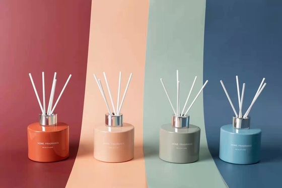 Perfume luxuoso de Reed Diffuser Colorful Gift Set 120ml do aroma com caixa de CMYK