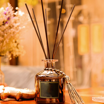 Rattan de madeira Reed Diffuser Bottle preto 50ml da fragrância da tampa com vara
