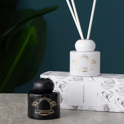 OEM ODM Literatura Frasco Preto Branco Fragrância Reed Difusor Orgânico Marca Própria