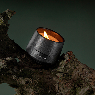 A casa que feita sob encomenda por atacado da CASA do AROMA o feltro de lubrificação de madeira preto decorativo geou a tampa cerâmica criativa do metal Scented velas