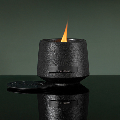 A casa que feita sob encomenda por atacado da CASA do AROMA o feltro de lubrificação de madeira preto decorativo geou a tampa cerâmica criativa do metal Scented velas