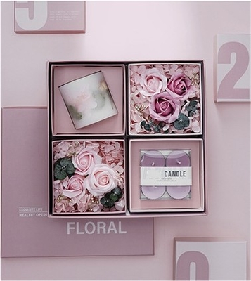 O presente Scented da vela da cera cilíndrica do chá da flor do copo ajustou-se colorido para o banquete de casamento