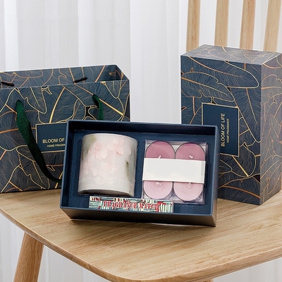 O presente Scented da vela da cera cilíndrica do chá da flor do copo ajustou-se colorido para o banquete de casamento