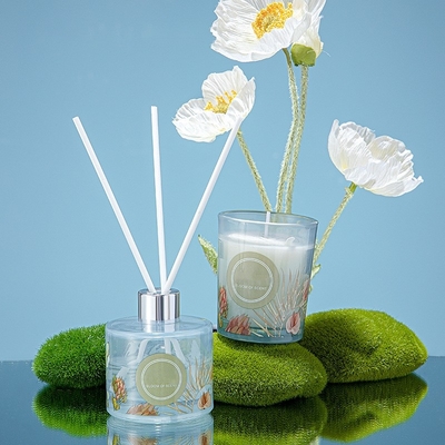 Grupo colorido 60g 50ml do presente de Pinecone Reed Diffuser Scented Candle Jar do banquete de casamento