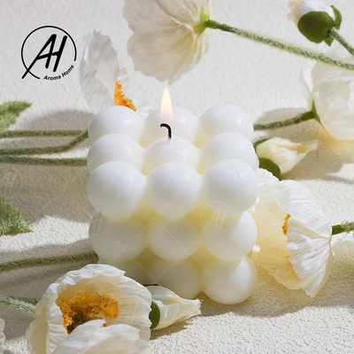 O vegetariano feito sob encomenda da aromaterapia Scented o cubo das velas do ângulo da cera da soja dado forma