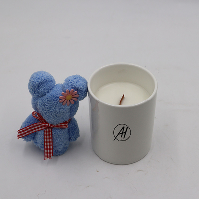 A sensação do aroma Scented a vela cerâmica branca com feltro de lubrificação de madeira