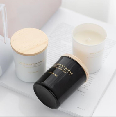 Da cera preto e branco da soja da casa do aroma tampa feita sob encomenda de Tin Scented Candle With Wooden