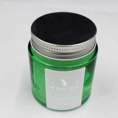 A cera da soja Scented Mason Jar Candles Coconut Oil caseiro no vidro verde
