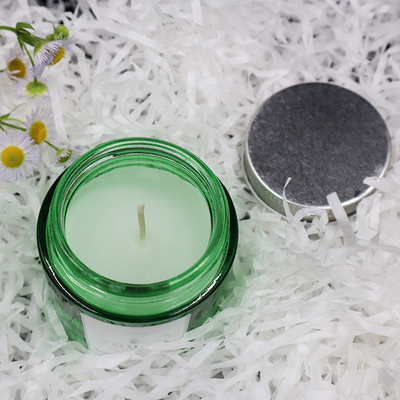 A cera da soja Scented Mason Jar Candles Coconut Oil caseiro no vidro verde