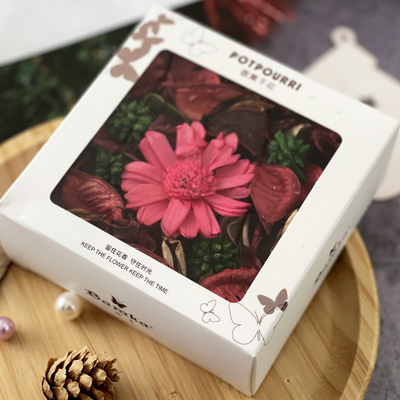 O OEM Scented Rose Petal Potpourri Dry Flower 110g para a mola