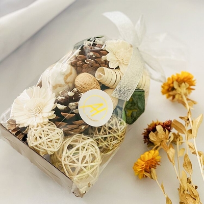 O pot-pourri feito a mão 200g do aroma Scented flores e porcas secadas