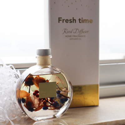 O grupo luxuoso do presente de Reed Diffuser 100ml do aroma com Brown secou a flor