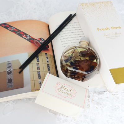 O grupo luxuoso do presente de Reed Diffuser 100ml do aroma com Brown secou a flor