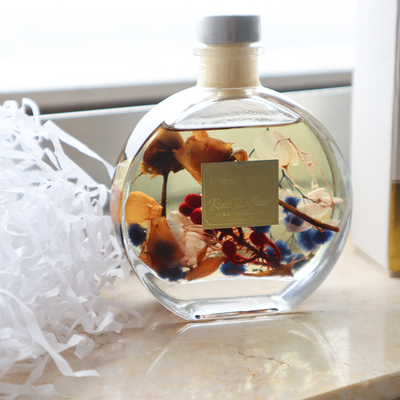 O grupo luxuoso do presente de Reed Diffuser 100ml do aroma com Brown secou a flor