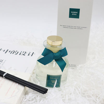 Presente luxuoso de Reed Diffuser 126ml do aroma ajustado com fita verde e etiqueta feita sob encomenda