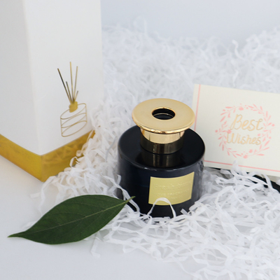 Presente luxuoso da garrafa do preto de Reed Diffuser 100ml do aroma ajustado com tampa do ouro