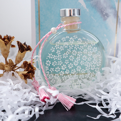 Presente luxuoso de Reed Diffuser 130ml do aroma ajustado com nó cor-de-rosa e a caixa rígida
