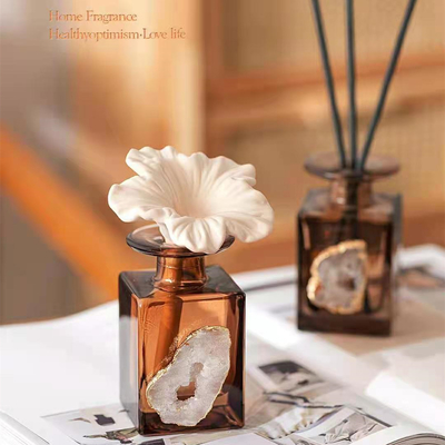 O presente luxuoso de Reed Diffuser 180ml Brown do aroma ajustou-se com Shell Decoration branca